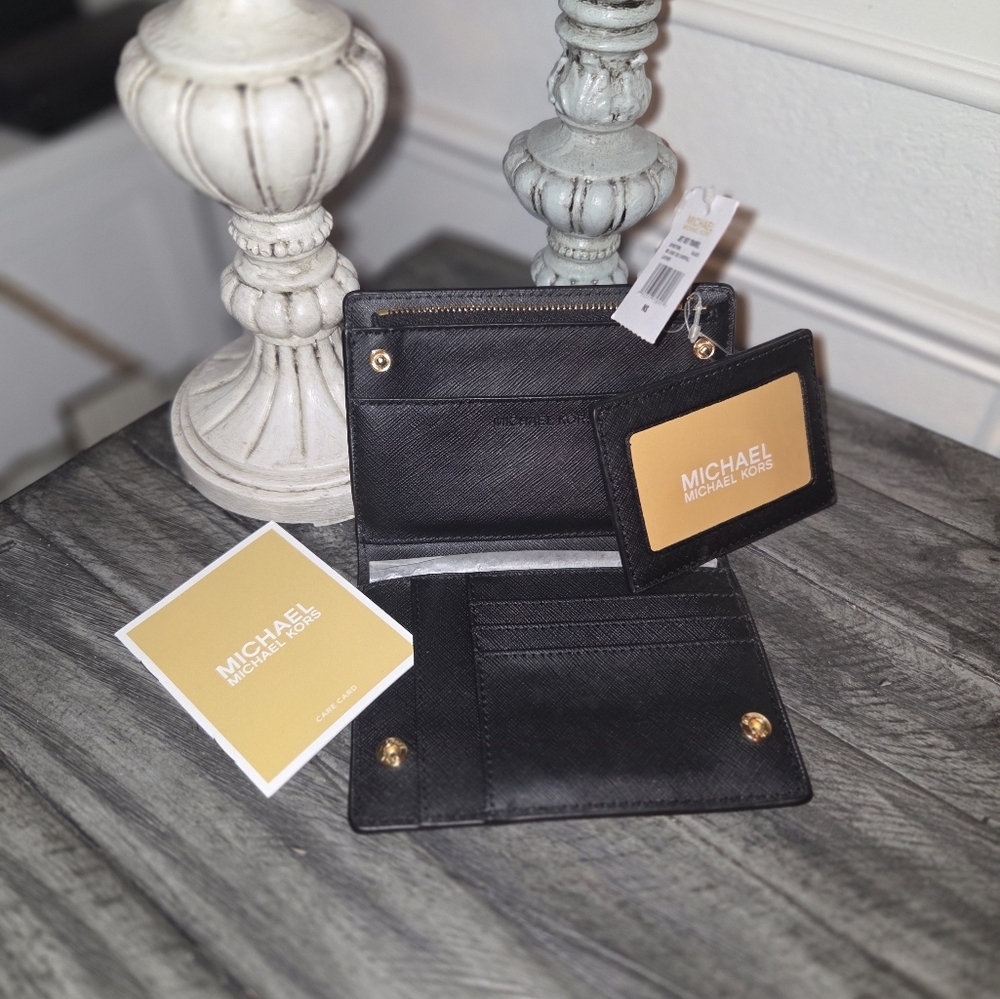 Michael Kors Black Leather Wallet with Gold Logo - Picture 5 of 7